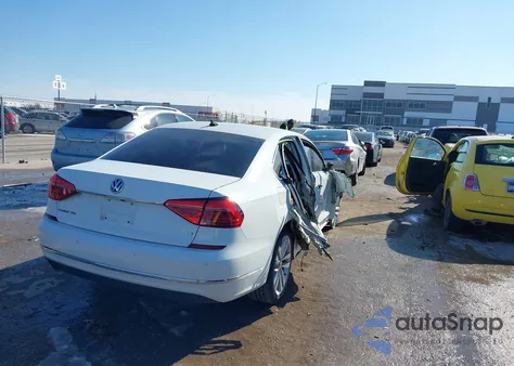 2016 Volkswagen Passat 1.8T Sel Premium from USA, damaged, VIN 1VWCS7A33GC069313